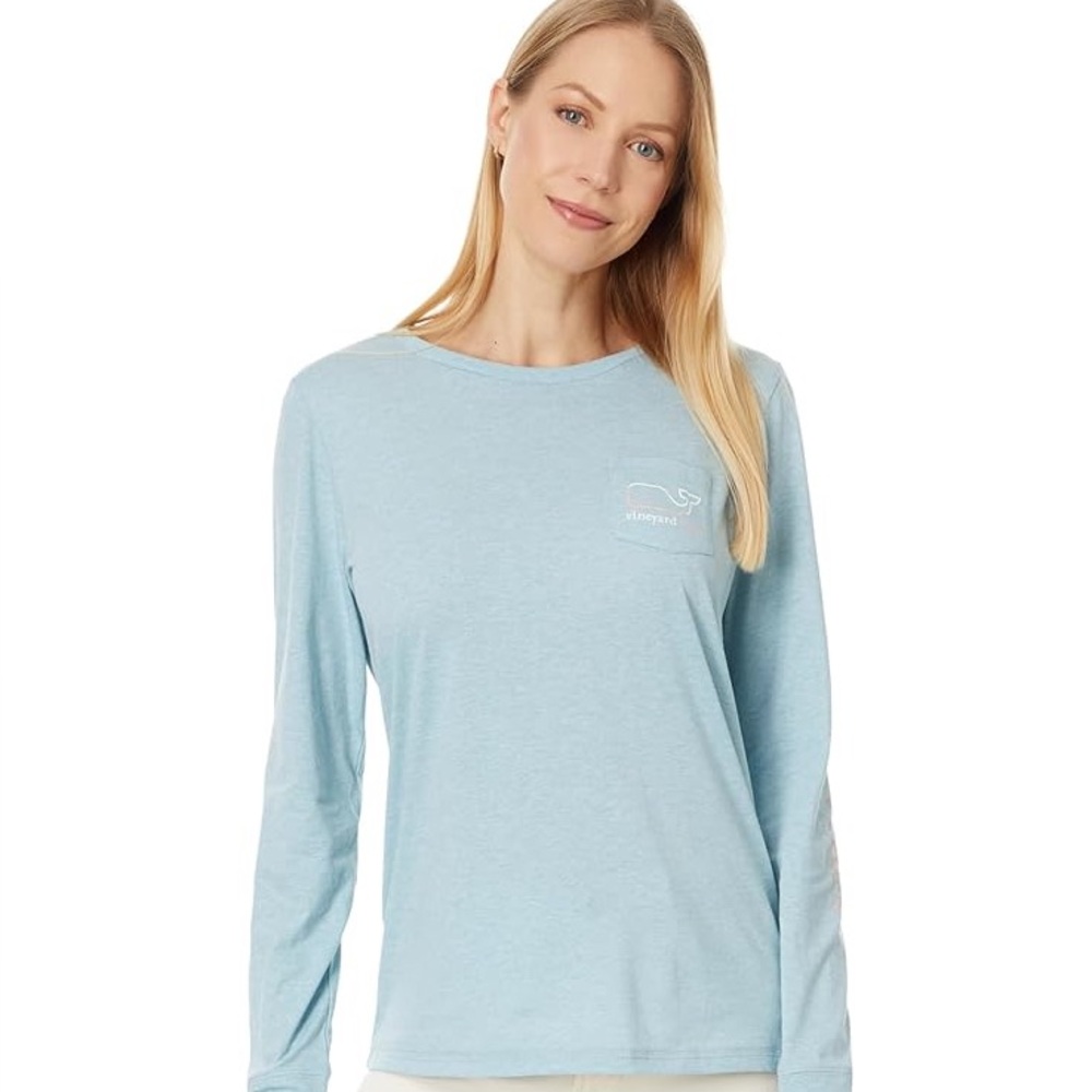 Vineyard vines tee